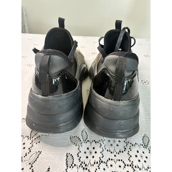 GUESS USA Women's Active Shoes - Size 9M - Picture 6 of 7